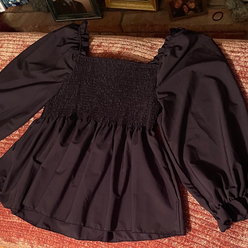 SHEIN Black Smocked Puff Sleeve Blouse
